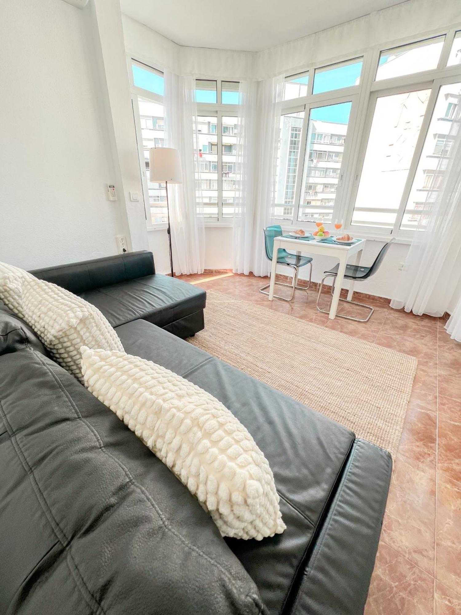 Cozy & Bright Flat Torremolinos Centre Apartment Екстериор снимка